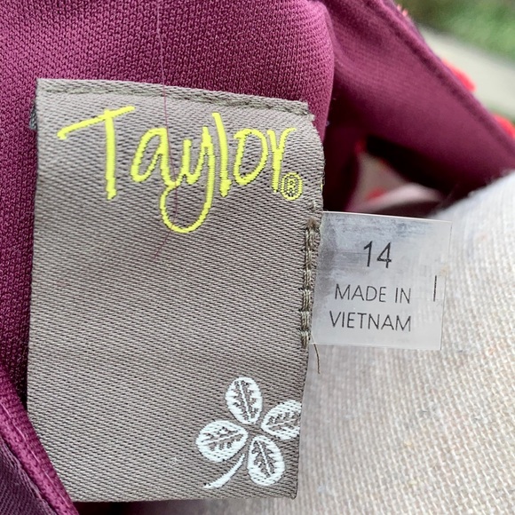 💃MAKE OFFER💃Beautiful dress by Taylor 💃 - Picture 7 of 7